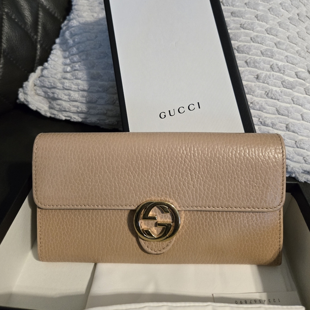 Gucci Interlocking GG Camelia Soft Leather Wallet Marmont Light Beige LIKE NEW